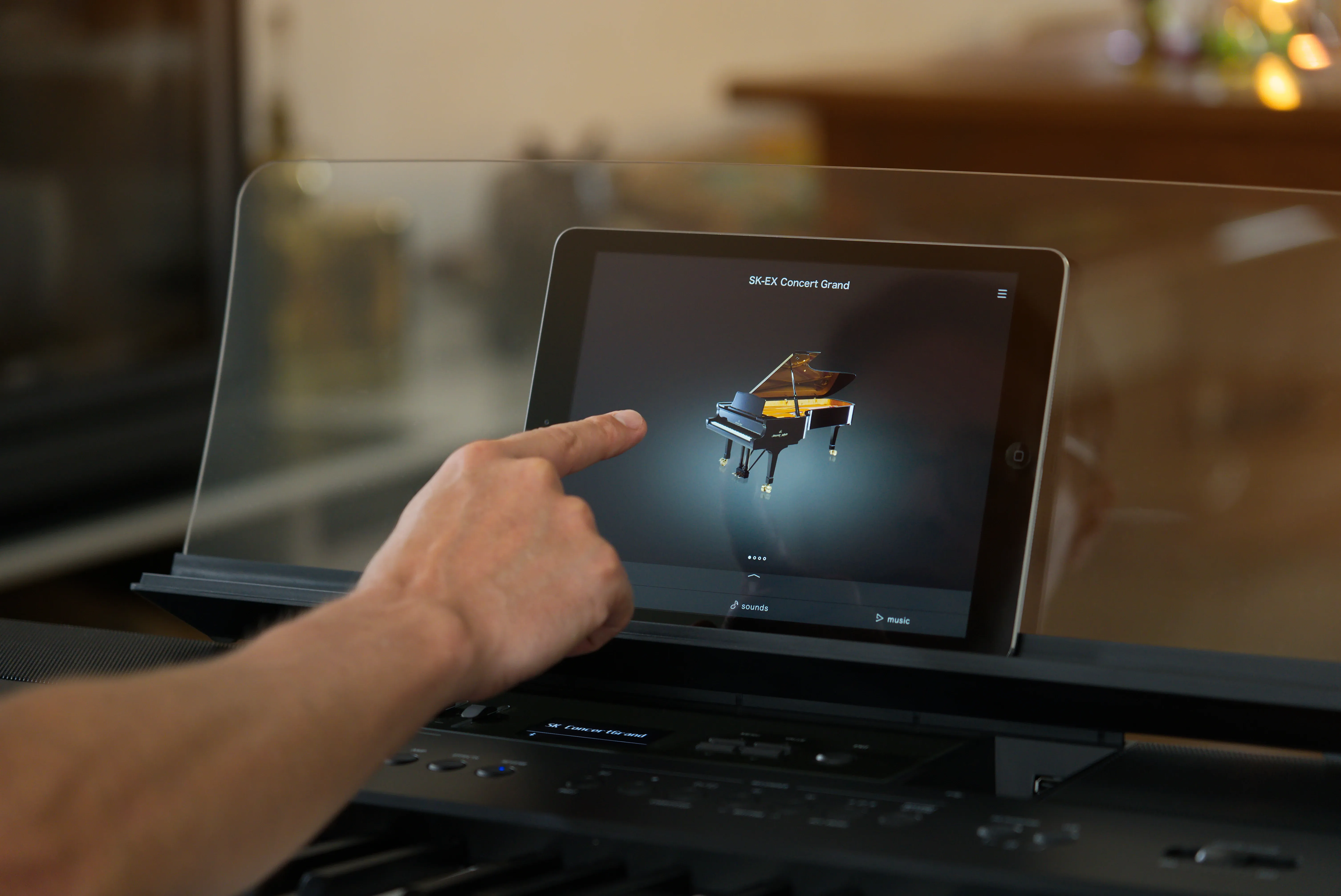 Tablet interface controlling the Kawai ES920