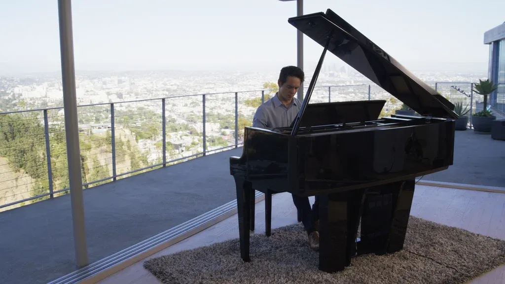 Kawai NV12 detail 7