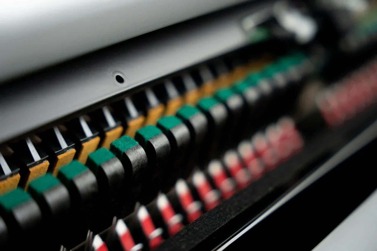 Internal hammer action of the Kawai K-400