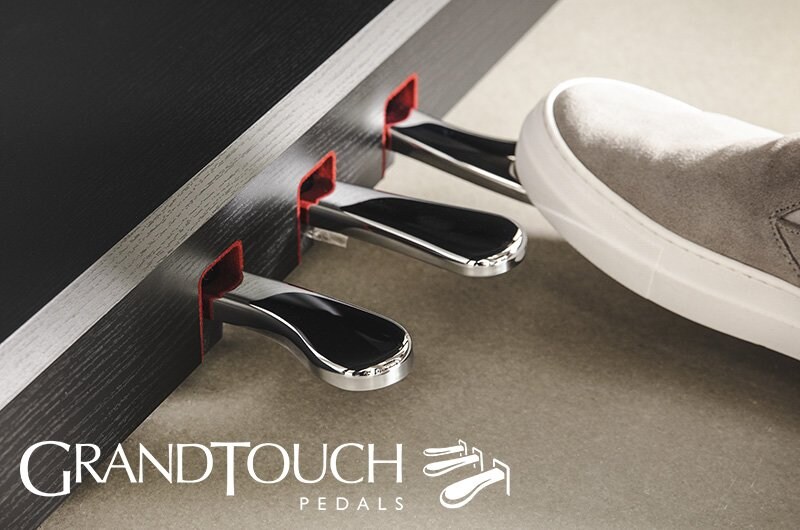 Close-up of the Yamaha Clavinova GrandTouch pedals.